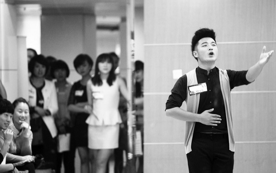 面試處，選手進(jìn)行才藝展示