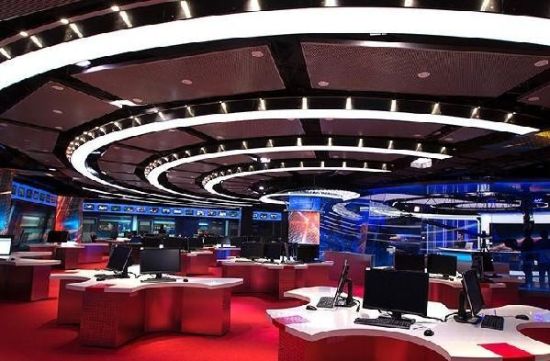 新聞聯(lián)播豪華演播室 技術(shù)超過美國(guó) 新聞聯(lián)播豪華演播室 技術(shù)超過美國(guó)