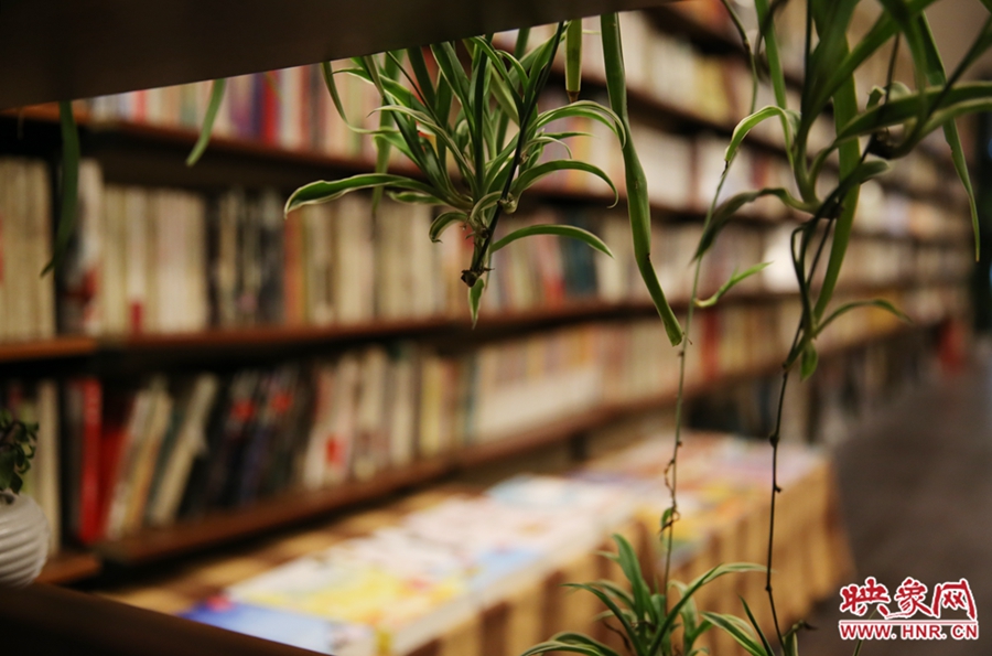 書店內(nèi)的裝飾。