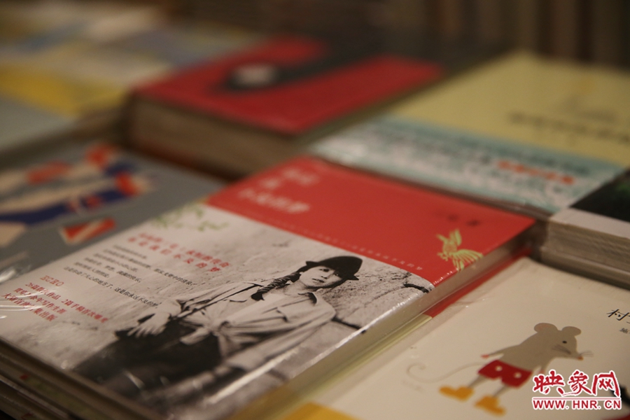 書店內(nèi)的書。