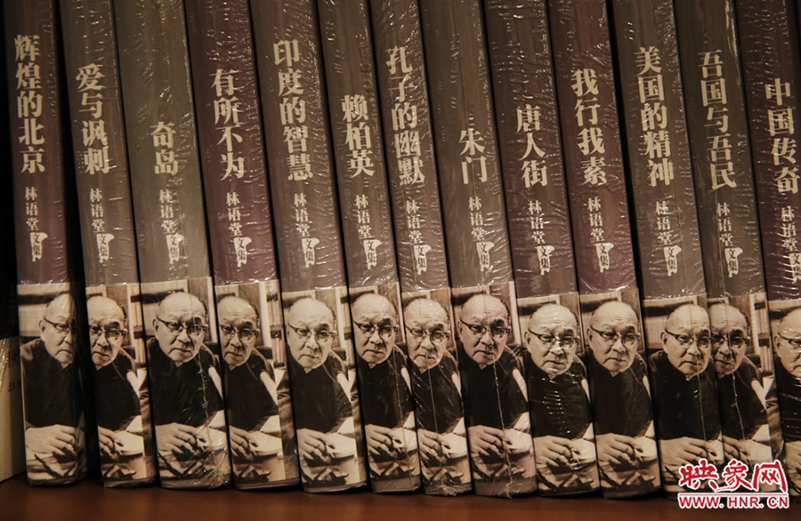 書店內(nèi)的書。