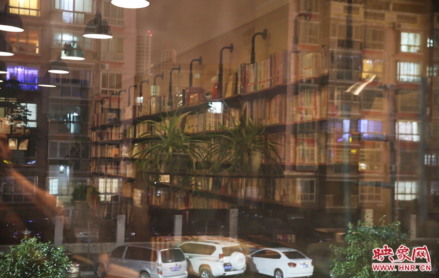 在城市的夜里，今后將有一扇屬于書的亮著的窗。