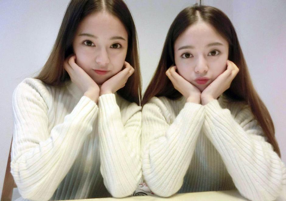 最美雙胞胎姐妹?；ㄗ呒t 眾網(wǎng)友膜拜被其征服